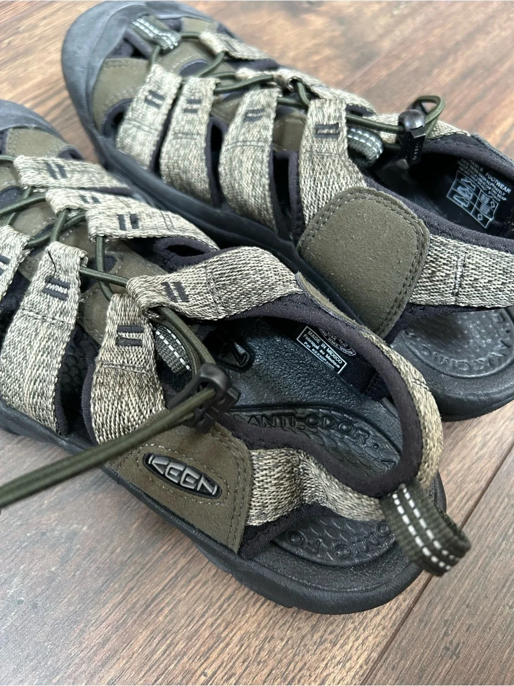 Keen Olive Green and Black Strappy Outdoor Sandals NEW WITHOUT TAGS